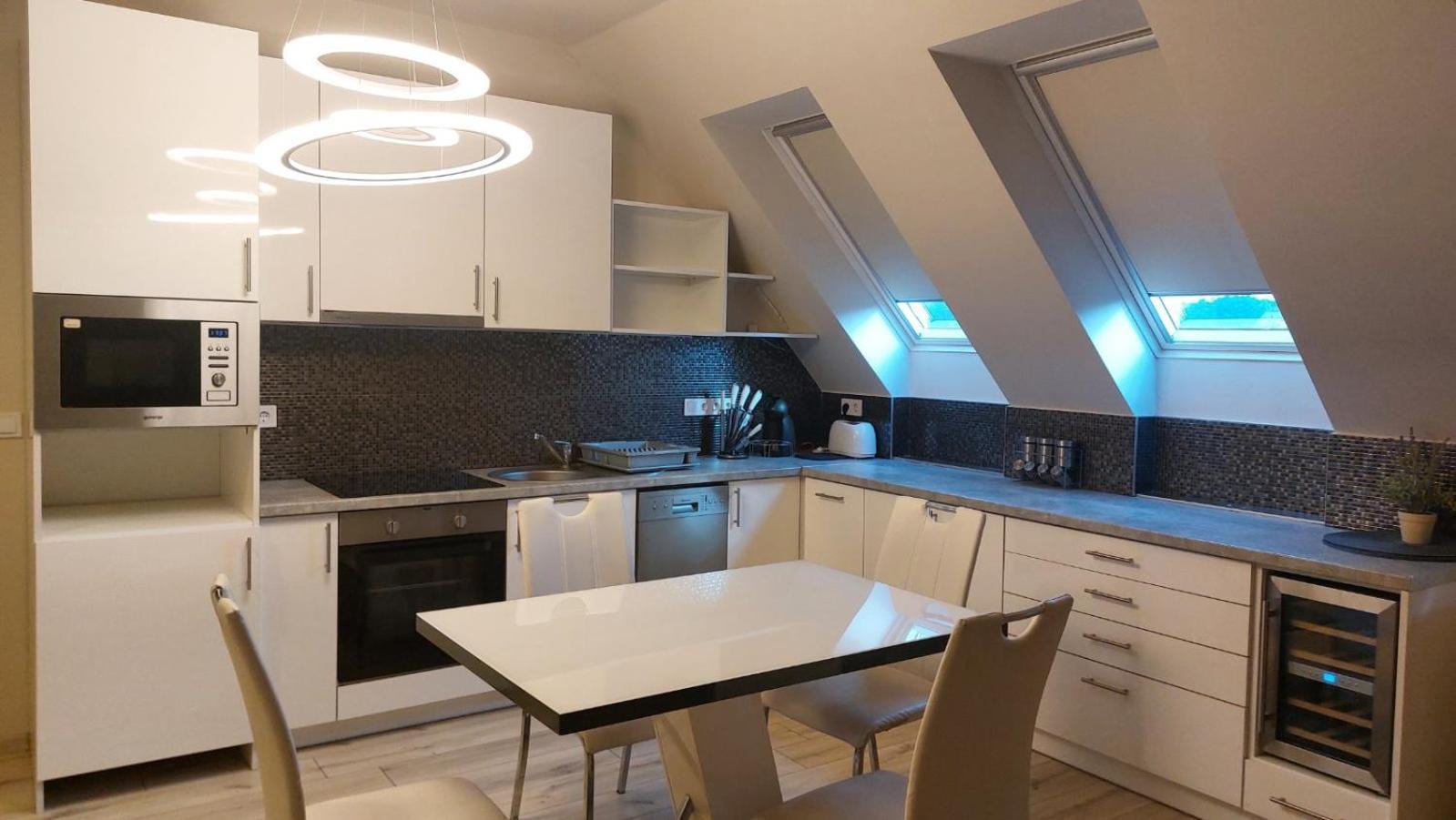 Апартаменти Hajnal Apartman Сегед Екстер'єр фото
