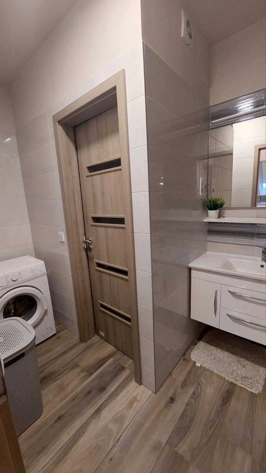 Апартаменти Hajnal Apartman Сегед Екстер'єр фото